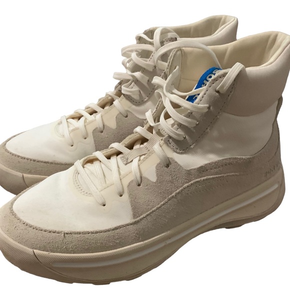 High top sneakers. Excellent condition. Size 8 - Picture 2 of 7